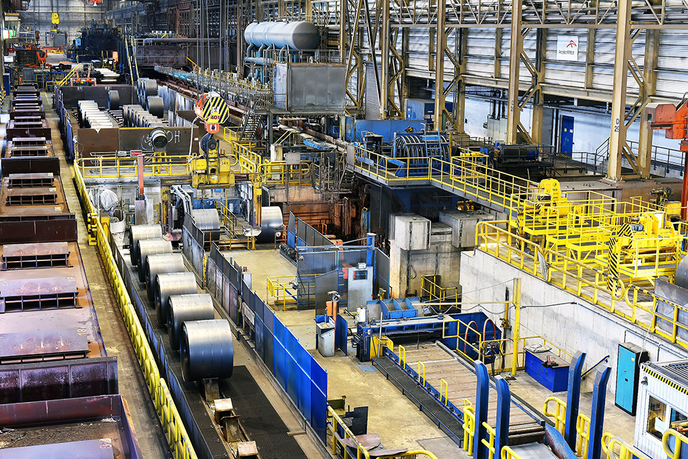 When steel slabs are turned into strips, plates or profiles, this is often done using drive elements from RINGSPANN. (Image: industrieblick@Adobe Stock) Steel Plant